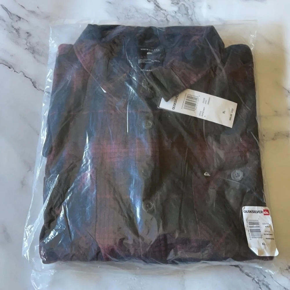 🔥Quiksilver Shadow Swells Long Sleeve Shirt NWT - Picture 8 of 8